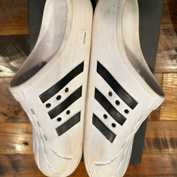 ADIDAS Adilette Clog Casual Unisex Slip-On White/Black Size: 7 Men 6 Women Used - Picture 3 of 6
